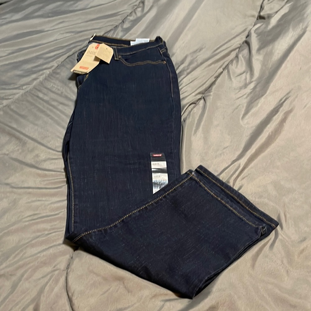 Levi’s Classic Straight, BNWT, Dark Wash